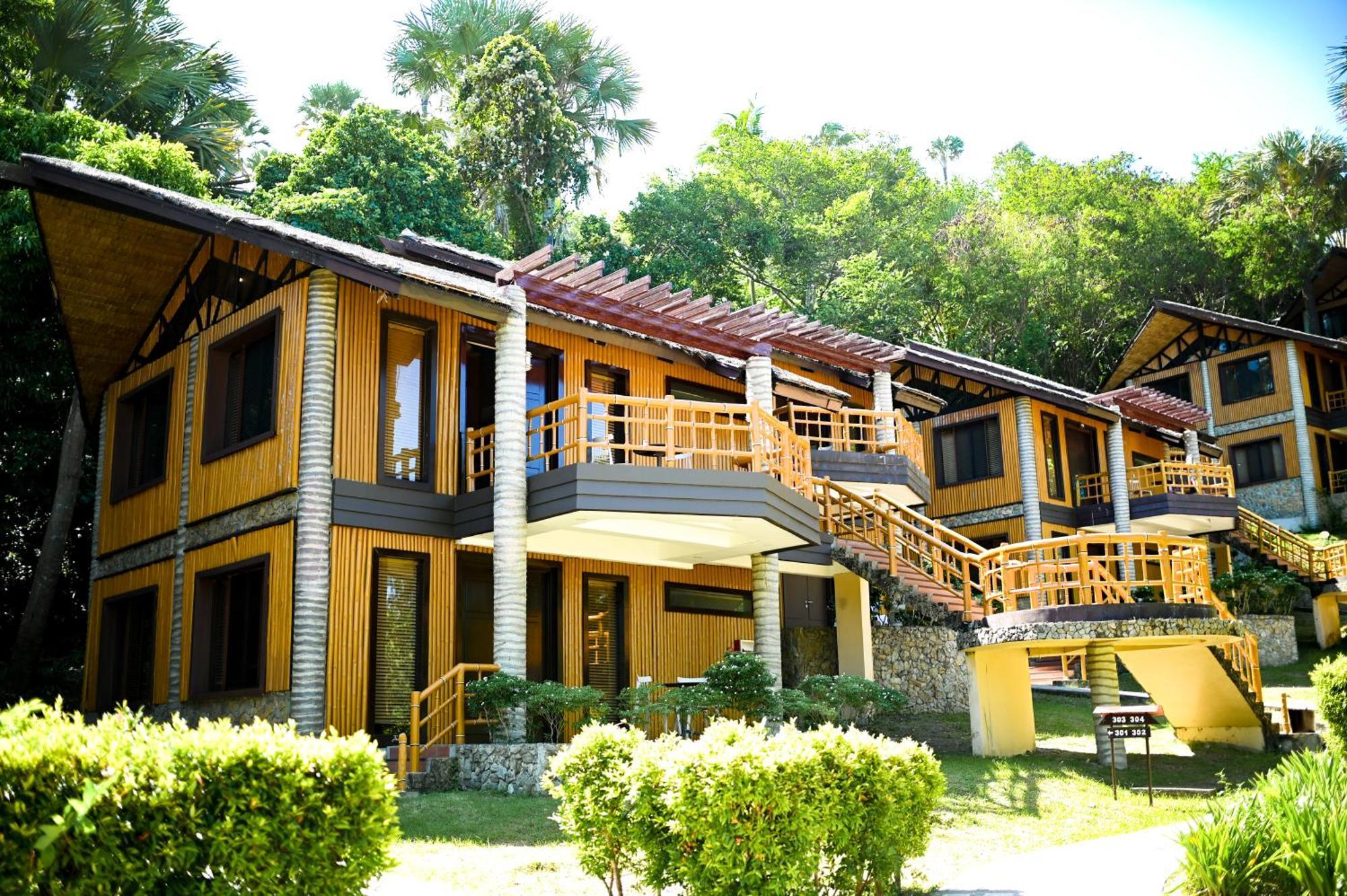 Hotel Fridays Puerto Galera Exterior foto